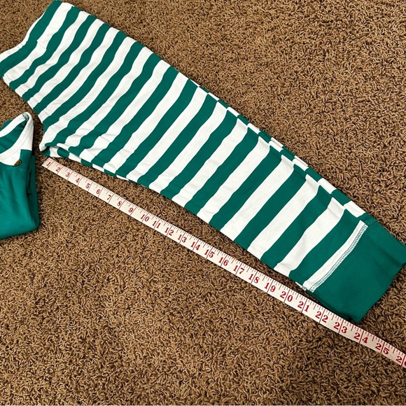 Women’s Large holiday Elf Pajama set - Picture 10 of 10